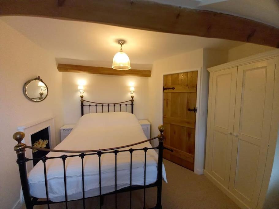 Cosy 2 Bed Cottage Between Snowdonia And The Sea Llandegai Exterior foto